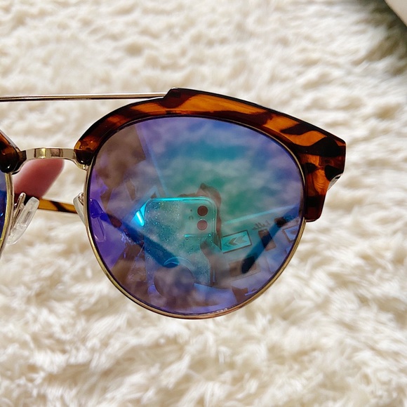 SOLD on Depop Express Sunglasses - Picture 3 of 4